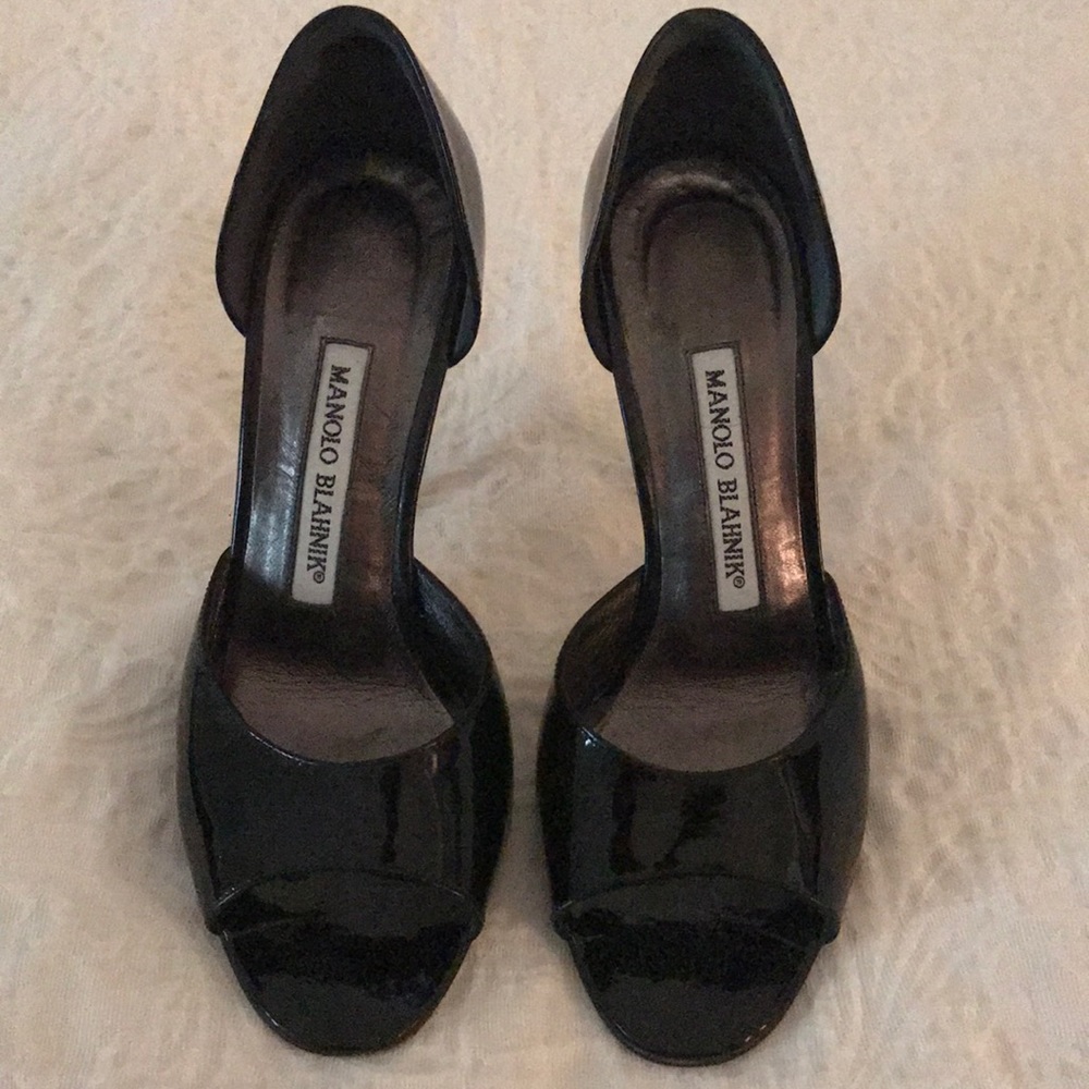 Black open toed patent leather shoes